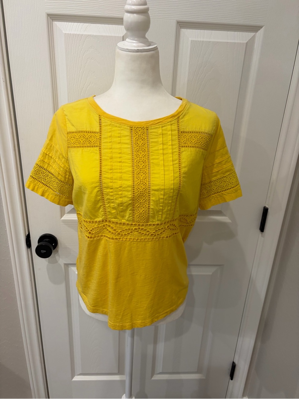Ann Taylor Bright Yellow Lace-Trim Short Sleeve Tee